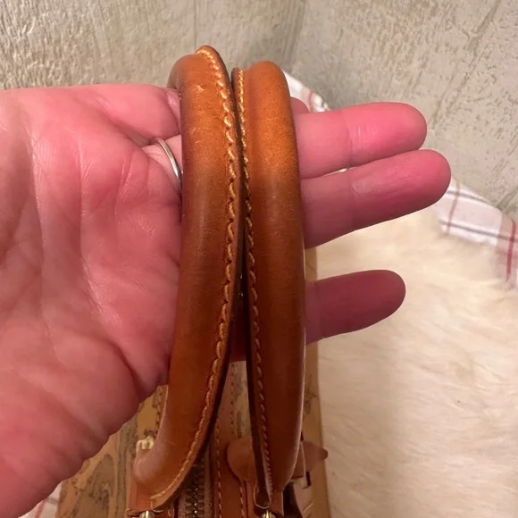 Alviero Martini Leather Travel Bag - Picture 3 of 11